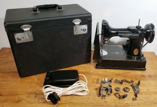 Vintage Singer Featherweight 221 - 1 Sewing Machine With Case 2