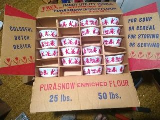 Vintage Purasnow Flour Promotional Display.  18 Bowls.