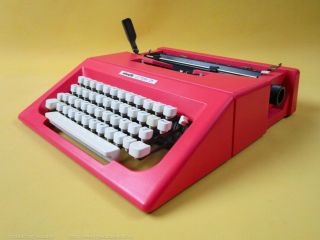 Strawberry Hot Pink Olivetti Lettera 25 Custom Vintage Typewriter