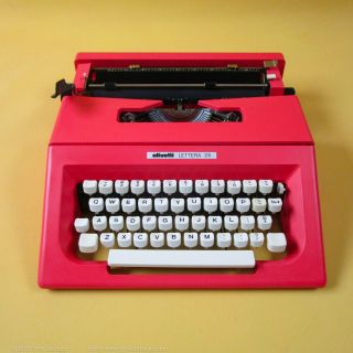 Strawberry Hot Pink Olivetti Lettera 25 Custom Vintage Typewriter 4