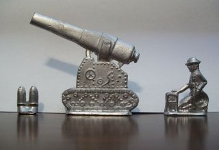 World War 1 - Lead Soldier - With Large Cannon & 2 Shells - From Vintage Mold