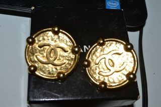 Chanel Large Gold Round Clip On Earrings Cc Logo Vintage 80 