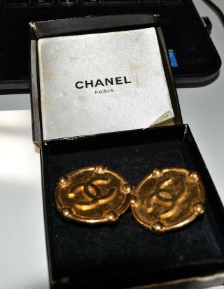 CHANEL LARGE GOLD ROUND CLIP ON EARRINGS CC LOGO VINTAGE 80 ' S W BOX 2