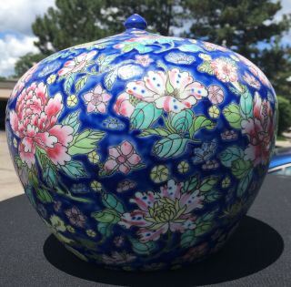 Fine Old Chinese Nyonya Straits Famille Rose Mille Fleur Porcelain Jar Vase - Mark 4