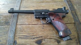 Crosman Mark 1 Target.  22 Caliber Pellet Gun Pistol - Vintage -