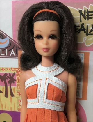 Yes it ' s Vintage Barbie Cousin Brunette No Bangs Francie Doll byApril 4