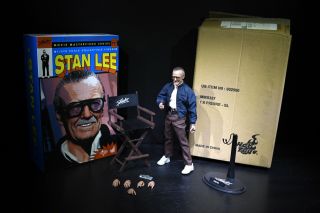 Hot Toys Stan Lee • MMS 327 • Marvel • Avengers • RARE • • 2