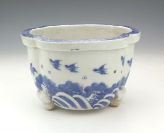 Antique Chinese Porcelain - Oriental Bird Decorated Vase On Tripod Feet