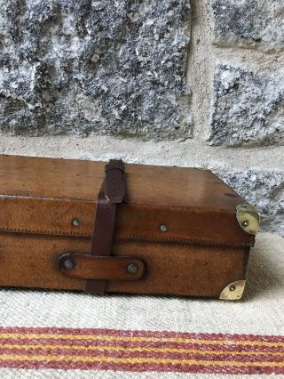 An Antique Tan Leather Gun Case 6