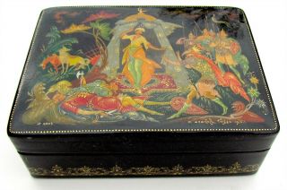 Russian Palekh School 1975 Lacquer Hand Painted Vintage Box Shamakhan Queen