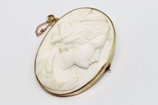 A Pretty Antique Victorian 9ct 375 Yellow Gold White Stone Carved Cameo Brooch