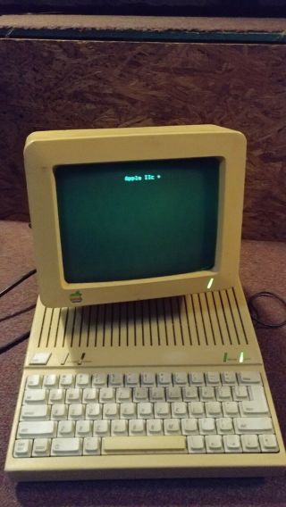 Vintage Apple Iic Plus And Monitor