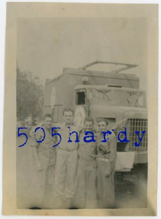 Wwii Us Gi Photo - 213th Aa Gis Take Group Photo By Prime Mover Van Truck - Top