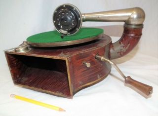 Rare Vintage Toy Size Madison 78 Rpm Phonograph Gramophone Tin Record Player