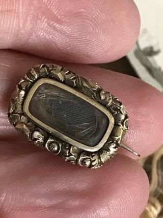 ANTIQUE VICTORIAN GOLD HAIR MOURNING /MEMORIAL BROOCH /PIN - DIED 1852 AGE 13 3