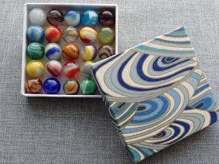 25 Akro Agate Vintage Marbles In A Handmade Display/storage Box