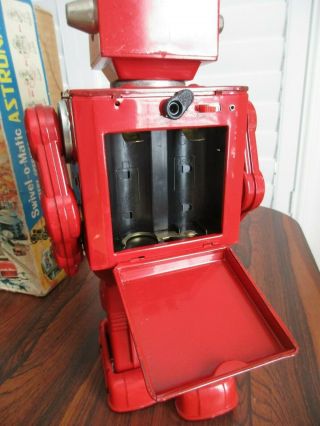 VINTAGE SWIVEL - O - MATIC RED ASTRONAUT ROBOT W/ BOX - HORIKAWA JAPAN 1960s 6