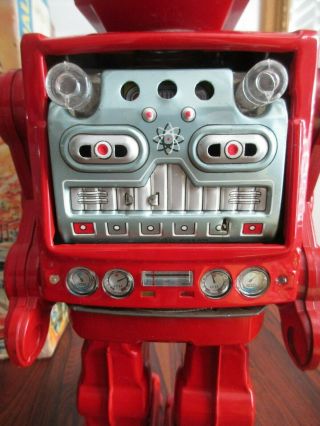 VINTAGE SWIVEL - O - MATIC RED ASTRONAUT ROBOT W/ BOX - HORIKAWA JAPAN 1960s 8