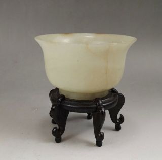 A Very Fine Chinese 19c Celadon Jade Bowl - Late Qing Dynasty