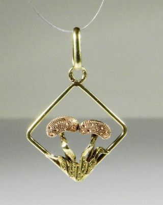 Antique Lucky Gold Charm 14k Gold Mushrooms Toadstools Antiker AnhÄnger A929
