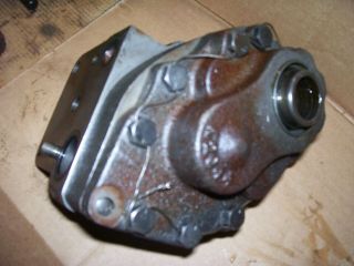 VINTAGE OLIVER 88 ROW CROP TRACTOR - HYDRAULIC PUMP ASSEMBLY - - 1955 4