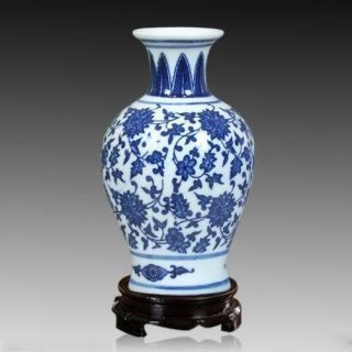 High - Quality Chinese Jingdezhen Blue And White Porcelain Vase
