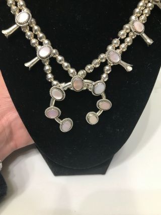 VINTAGE NAVAJO STERLING SILVER MOTHER OF PEARL SQUASH BLOSSOM NECKLACE 22 