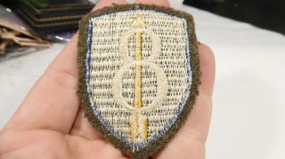 WWII US Army 8th Infantry Division Wool Border Patch 2