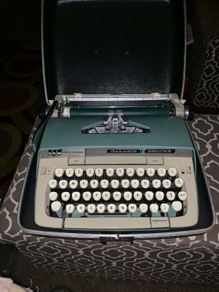 Vintage Smith Corona Galaxie Deluxe Cursive Typewriter Portable W Case Rare
