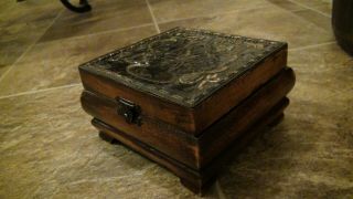 ANTIQUE DYBBUK BOX.  VERY BIZARRE,  VERY ACTIVE,  VERY HAUNTED PHOTO. 5