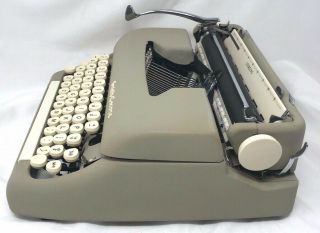 Smith Corona Sterling Vintage Typewriter 1961 with Case 5