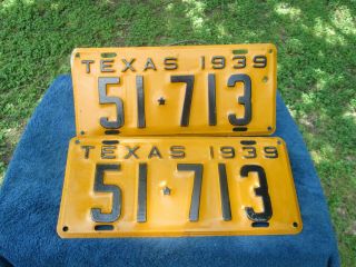 Vintage Texas Automobile License Plate Pair 1939 51 713