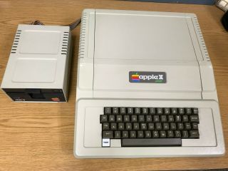 Vintage Apple Ii,  Computer A2s1048 W/ Disk Drive