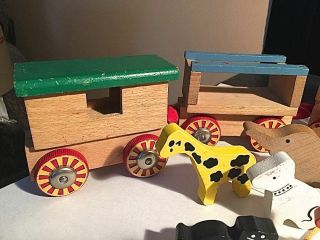 Vintage BRIO Circus Pull - Train - 1960 ' s - with 6 animals - played with 2