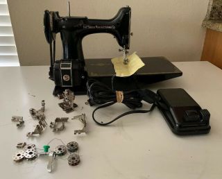 Antique Singer Featherweight Sewing Machine 221 - 1