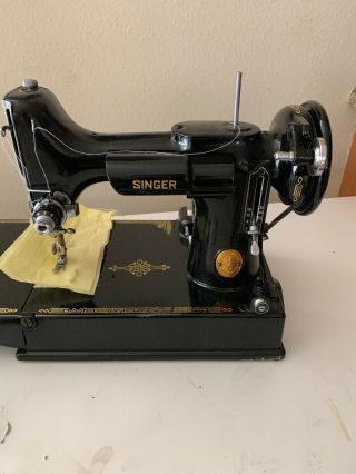 Antique SINGER FEATHERWEIGHT SEWING MACHINE 221 - 1 6