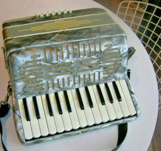Vintage Pearl Grey Piano Accordion 12 Bass 25 Key All Good W/ Hard Case 1688