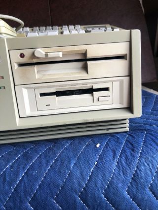 Vintage Commodore PC20 - III With Keyboard And Mouse 3
