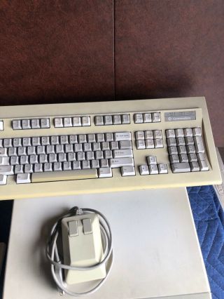 Vintage Commodore PC20 - III With Keyboard And Mouse 5