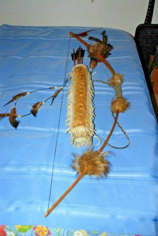 Vintage Authentic Native American Ceremonial Bow Rattlesnake Quiver 4 Arrows