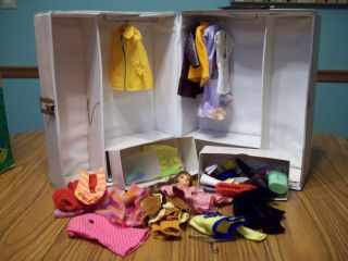 1968 Barbie Doll Trunk With Clothes By Mattel