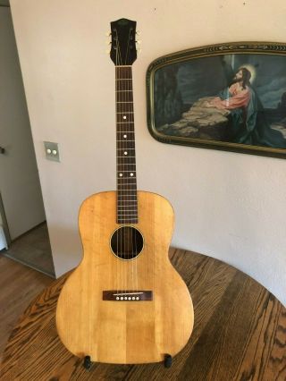 Vintage Regal Acoustic Guitar Made In Chicago,  Usa