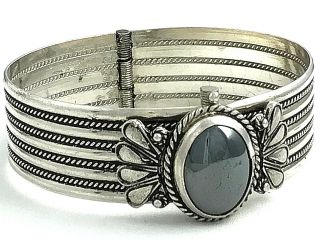 Vintage.  925 Sterling Silver & Hematite Decorative Rope Trim Hinged Bracelet 7 "