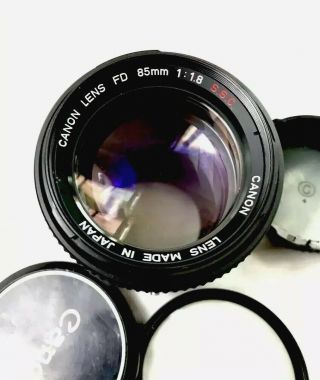 Canon Lens Fd 85mm 1:1.  8 S.  S.  C Vintage Portrait Prime Lens With Caps Exc,