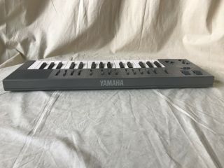 Yamaha CS01 vintage analog monophonic synthesizer w/ gig bag 9