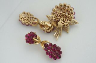 Vintage Crown Trifari Ruby Red Rhinestones Paired Earrings Brooch Set 4