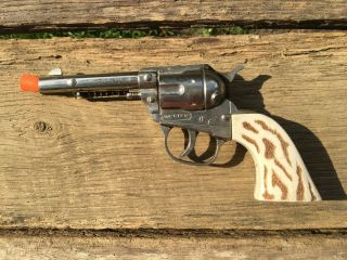 Vintage Hubley 7 - 1/2 " Long Western Toy Cap Gun