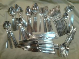 Wm A Rogers Triple Oneida Ltd Silver Plate Flatware 70 Piece Capri With