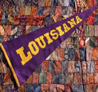 AWESOME VINTAGE 1920s LSU LOUISIANA STATE UNIVERSITY FELT PENNANT - SEWN LETTERS 12