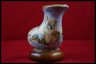 ANTIQUE ITALIAN MAiOLICA RHYTON VASE CUP HAND PAINTED URBINO / 18TH NAPOLI ITALY 5